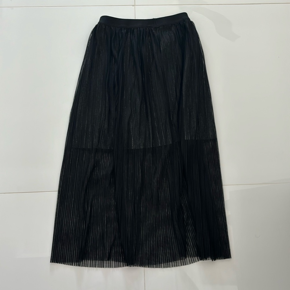 Black long skirt